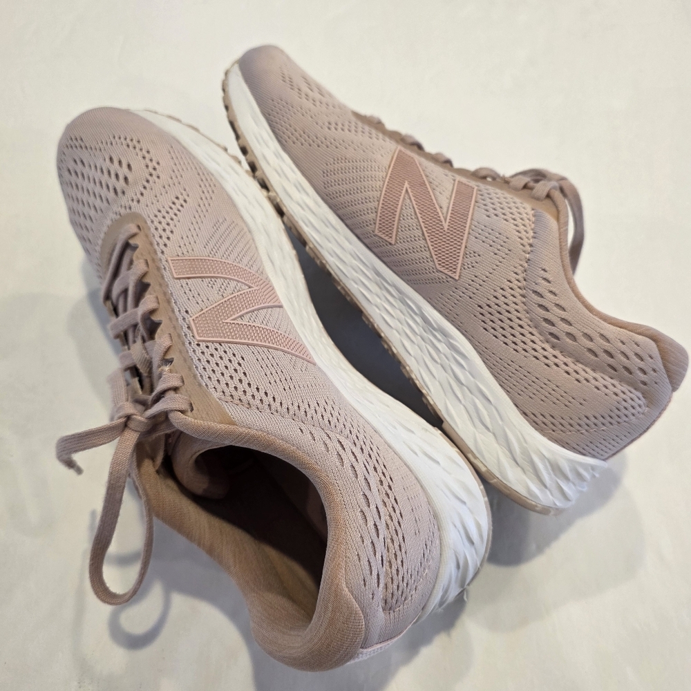 New Balance (WMNS) New Balance Arishi v1 Shoes Size 9.5 B - Picture 7 of 17